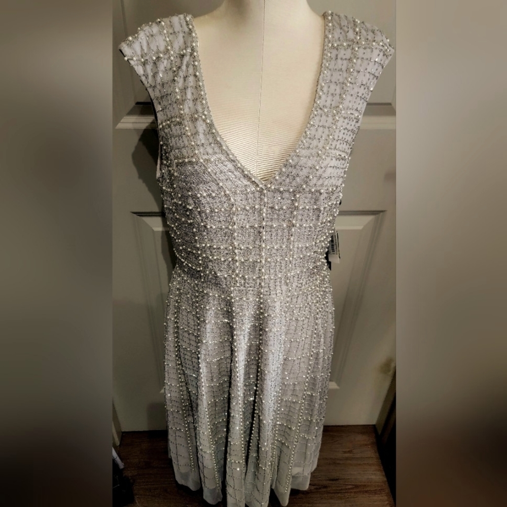 ADRIANNA PAPELL Beaded Cocktail Dress Ivory/Pearl Size 6 New with Tags!.